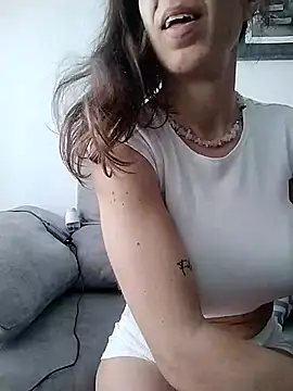 agustinalatina online show from February 5, 11:39 am