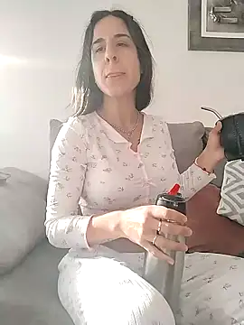 agustinalatina online show from November 10, 8:52 am