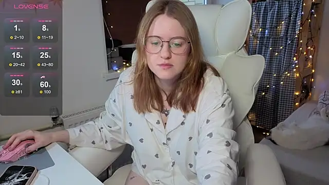 urstripchatgf online show from November 22, 8:46 am