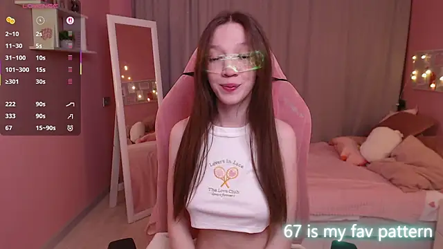 Shriya Sarann online show from February 5, 2:02 pm