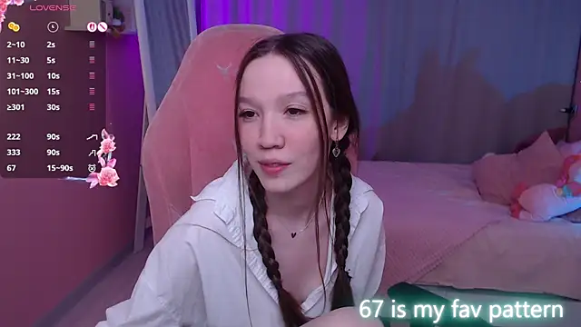 Shriya Sarann online show from March 28, 2:29 pm