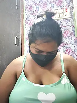 Liyaa 24 online show from March 17, 9:45 am