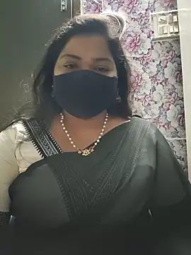Snapshot of Liyaa_24 chatting on June 3, 5:28 pm Liyaa 24 online show from June 3, 5:28 pm