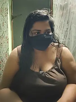 Snapshot of Liyaa_24 chatting on June 22, 4:37 pm Liyaa 24 online show from June 22, 4:37 pm