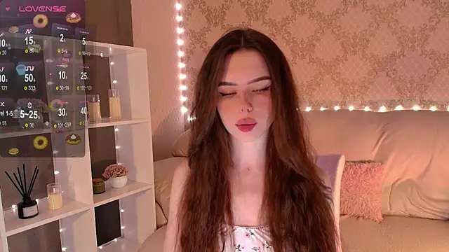 Snapshot of HolyMiax chatting on July 20, 3:47 am HolyMiax online show from July 20, 3:47 am