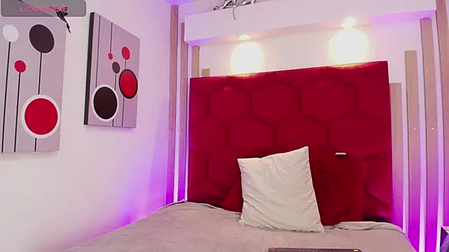 EmmaJhomson online show from April 6, 12:50 pm