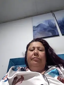 Snapshot of EmmaJhomson chatting on June 21, 8:42 am EmmaJhomson online show from June 21, 8:42 am