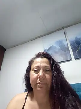 Snapshot of EmmaJhomson chatting on June 19, 11:09 pm EmmaJhomson online show from June 19, 11:09 pm