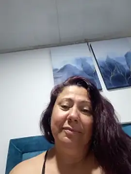Snapshot of EmmaJhomson chatting on June 20, 11:15 am EmmaJhomson online show from June 20, 11:15 am