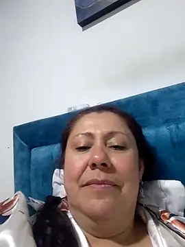 Snapshot of EmmaJhomson chatting on June 18, 1:15 am EmmaJhomson online show from June 18, 1:15 am