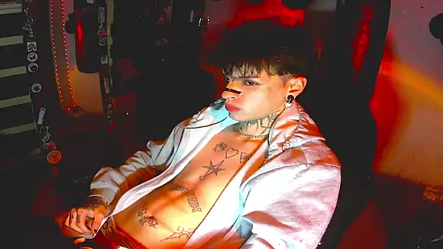 Snapshot of prince_x_dark chatting on November 12, 6:06 am prince x dark online show from November 12, 6:06 am