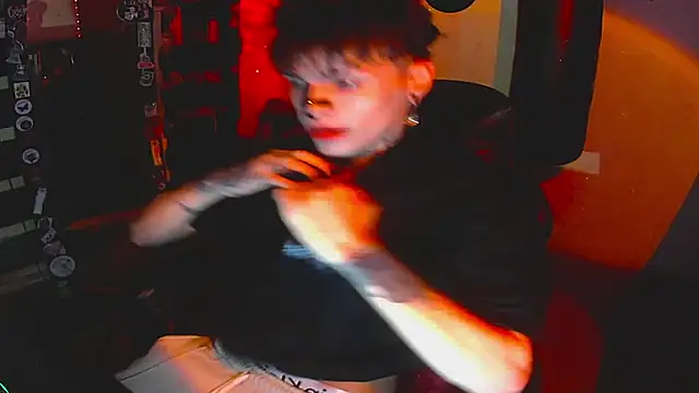 Snapshot of prince_x_dark chatting on October 27, 7:26 pm prince x dark online show from October 27, 7:26 pm