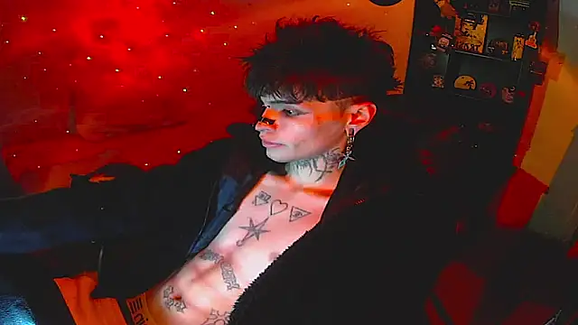 Snapshot of prince_x_dark chatting on October 18, 9:11 am prince x dark online show from October 18, 9:11 am