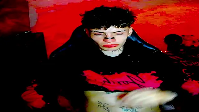 Snapshot of prince_x_dark chatting on April 8, 5:42 am prince x dark online show from April 8, 5:42 am