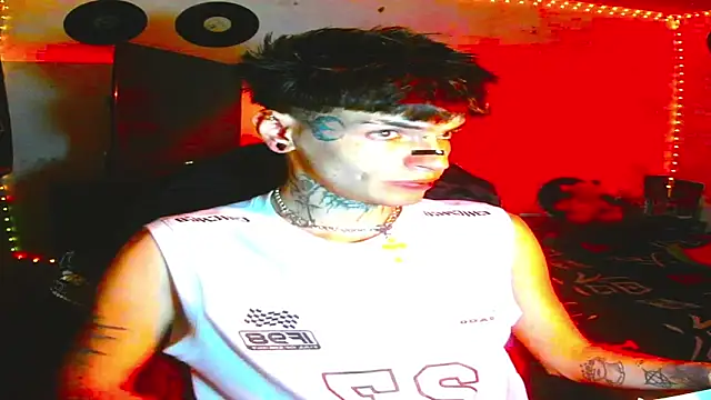 Snapshot of prince_x_dark chatting on April 15, 7:47 am prince x dark online show from April 15, 7:47 am