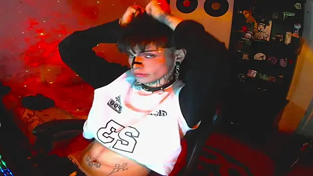 Snapshot of prince_x_dark chatting on October 16, 5:05 am prince x dark online show from October 16, 5:05 am