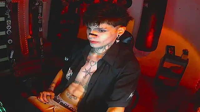 Snapshot of prince_x_dark chatting on November 6, 3:54 am prince x dark online show from November 6, 3:54 am