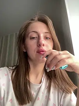 ChristyCrayme online show from May 12, 5:15 am