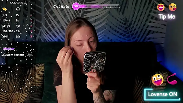 ChristyCrayme online show from May 22, 10:08 pm