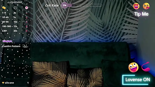 Snapshot of ChristyCrayme chatting on June 17, 10:08 pm ChristyCrayme online show from June 17, 10:08 pm