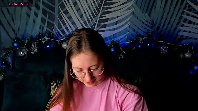 ChristyCrayme online show from December 18, 10:13 pm