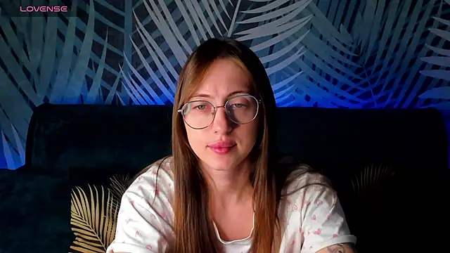 Snapshot of ChristyCrayme chatting on October 13, 10:10 pm ChristyCrayme online show from October 13, 10:10 pm