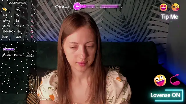 Snapshot of ChristyCrayme chatting on July 17, 9:56 pm ChristyCrayme online show from July 17, 9:56 pm