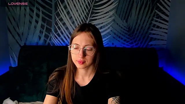 Snapshot of ChristyCrayme chatting on November 29, 10:10 pm ChristyCrayme online show from November 29, 10:10 pm