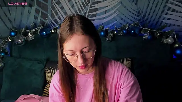 ChristyCrayme online show from December 20, 10:12 pm