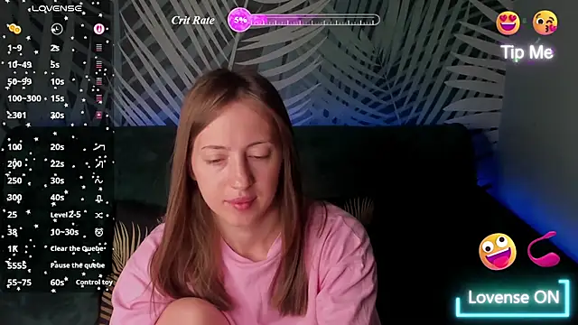 Snapshot of ChristyCrayme chatting on June 27, 10:16 pm ChristyCrayme online show from June 27, 10:16 pm