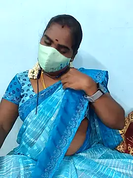 Snapshot of Tamil_riyalini12 chatting on November 17, 5:06 pm Tamil riyalini12 online show from November 17, 5:06 pm