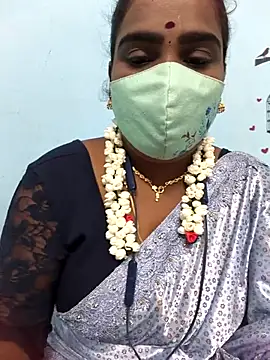 Snapshot of Tamil_riyalini12 chatting on October 11, 5:47 pm Tamil riyalini12 online show from October 11, 5:47 pm