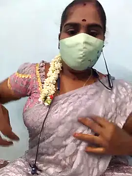 Snapshot of Tamil_riyalini12 chatting on December 5, 5:11 pm Tamil riyalini12 online show from December 5, 5:11 pm