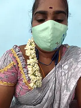 Snapshot of Tamil_riyalini12 chatting on November 20, 4:13 am Tamil riyalini12 online show from November 20, 4:13 am