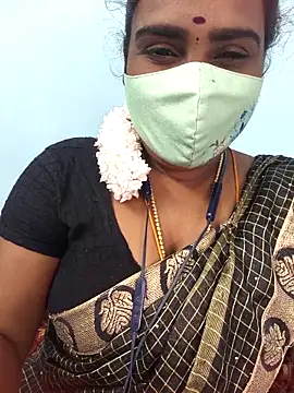 Snapshot of Tamil_riyalini12 chatting on November 22, 5:23 pm Tamil riyalini12 online show from November 22, 5:23 pm