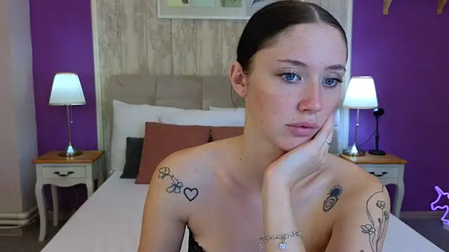 Snapshot of Ivanna__Rose chatting on September 30, 4:35 pm Ivanna Rose online show from September 30, 4:35 pm