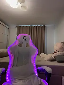 LunaBex online show from February 14, 6:35 am