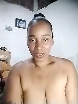 Snapshot of EbonyHorrny chatting on October 8, 3:30 am EbonyHorrny online show from October 8, 3:30 am