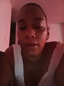 Snapshot of EbonyHorrny chatting on June 14, 4:19 pm EbonyHorrny online show from June 14, 4:19 pm