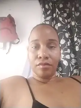 Snapshot of EbonyHorrny chatting on October 27, 4:46 am EbonyHorrny online show from October 27, 4:46 am