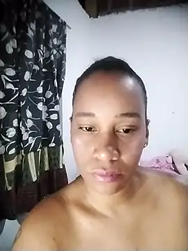 Snapshot of EbonyHorrny chatting on November 3, 10:19 am EbonyHorrny online show from November 3, 10:19 am