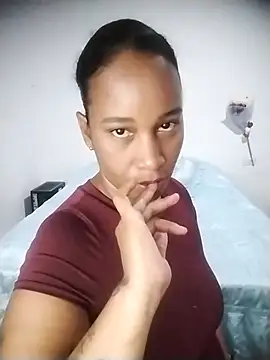 Snapshot of EbonyHorrny chatting on December 20, 7:17 pm EbonyHorrny online show from December 20, 7:17 pm