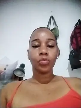 Snapshot of EbonyHorrny chatting on December 14, 2:55 pm EbonyHorrny online show from December 14, 2:55 pm