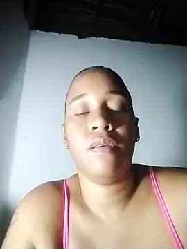 Snapshot of EbonyHorrny chatting on February 13, 4:01 am EbonyHorrny online show from February 13, 4:01 am