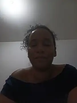 Snapshot of EbonyHorrny chatting on July 16, 1:35 am EbonyHorrny online show from July 16, 1:35 am