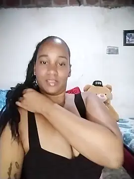 Snapshot of EbonyHorrny chatting on October 6, 3:51 am EbonyHorrny online show from October 6, 3:51 am