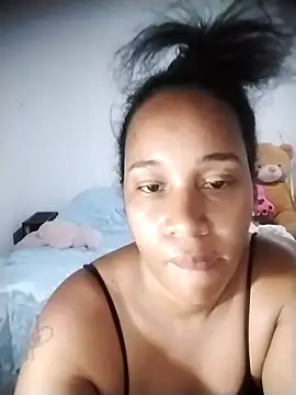 Snapshot of EbonyHorrny chatting on November 11, 1:22 am EbonyHorrny online show from November 11, 1:22 am