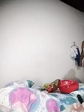 Snapshot of EbonyHorrny chatting on February 15, 3:40 am EbonyHorrny online show from February 15, 3:40 am