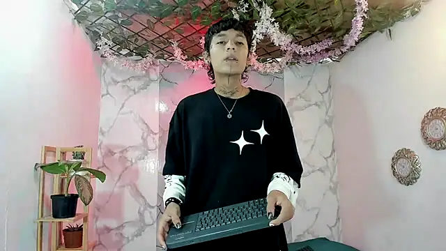 Bastian boyshot77 online show from April 3, 9:10 pm