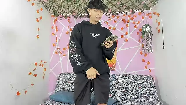 Bastian boyshot77 online show from December 15, 4:13 pm